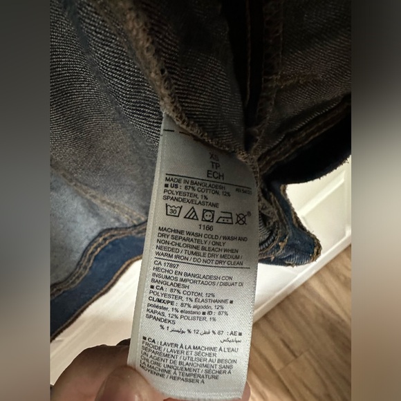 Old Navy Denim Jacket (Size XS) - Picture 3 of 5